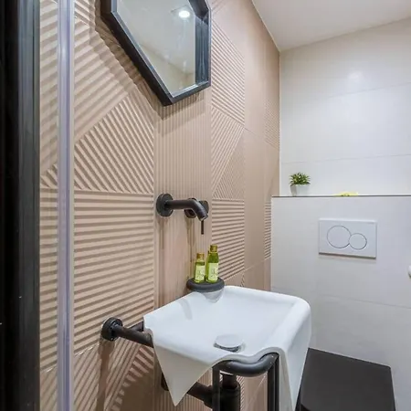 Bunico 1 - Old Town Renovated Апартаменты